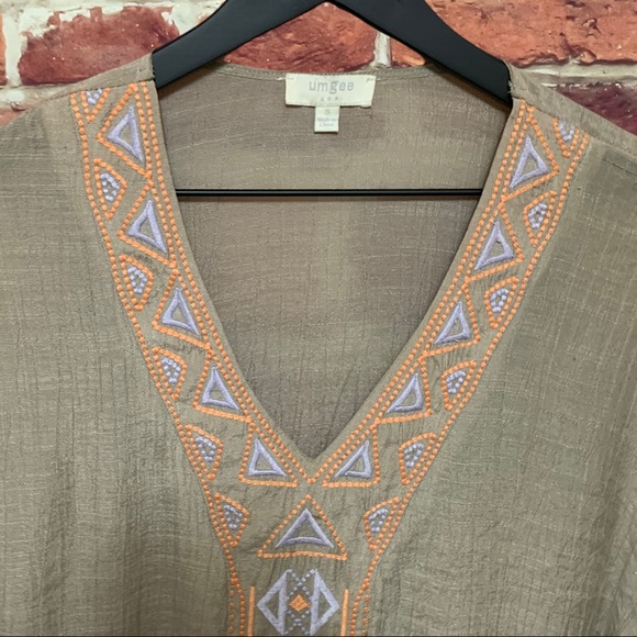 UMGEE TAUPE BOHO EMBROIDERED PONCHO BLOUSE - Picture 4 of 7